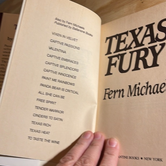 📚2/$14; 3/$16; 4/$18; 5/$20 ADD $2 for any additional books! ENJOY📚📚📚 - Picture 3 of 6